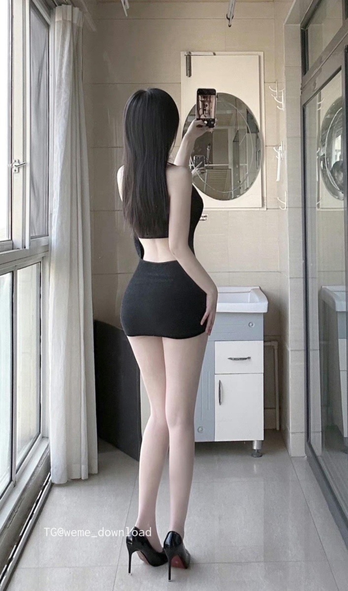桥本环菜窗边镜照的服装搭配